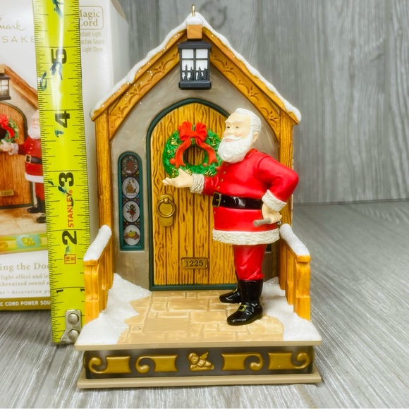 Hallmark Ornament 2011 Decking the Door Santa light up magic cores ornament - Picture 8 of 9